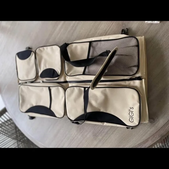 GiGis Baby 3 in 1 Diaper Bag, Travel Bassinet & Portable Diaper Changing Station - Picture 8 of 9